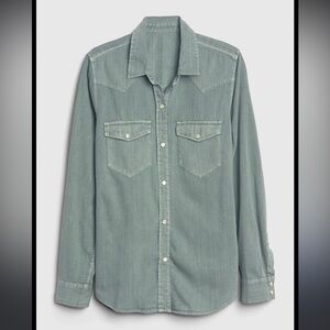 GAP Women's Green Button Down Shirt